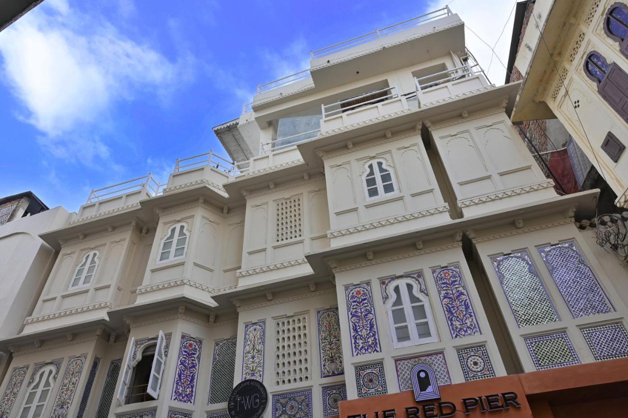 The Red Pier By Downtown Udaipur Hotel Buitenkant foto